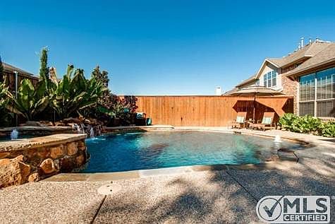 3rd image of 2310 Queen Morgan Ln