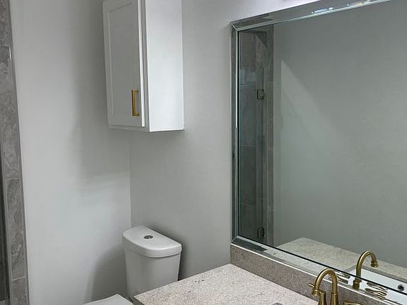 2nd image of 1024 N Woodson Ave #1