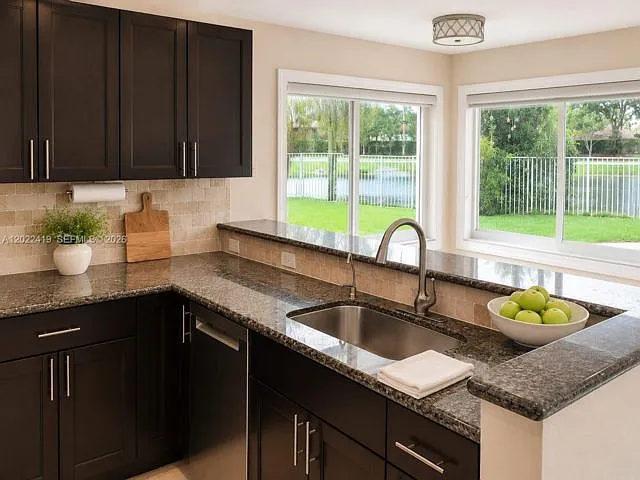 16447 Sapphire Pl — Photo 2