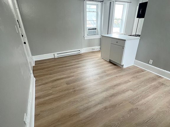 4th image of 613 Redgate Ave APT 6