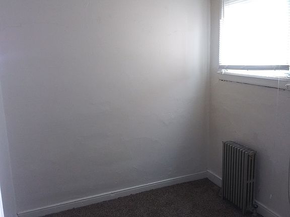 2nd image of 126-128 Walnut St #2