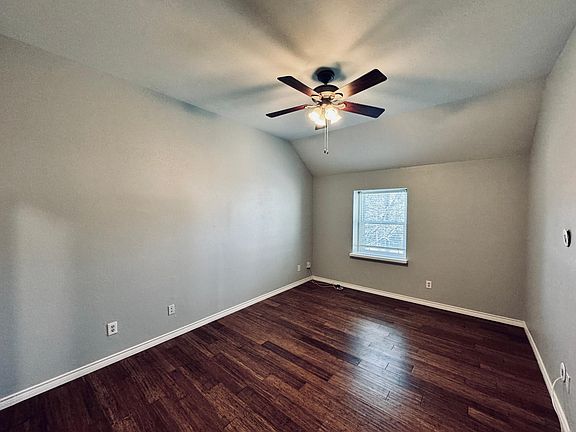 5th image of 1508 Villars St