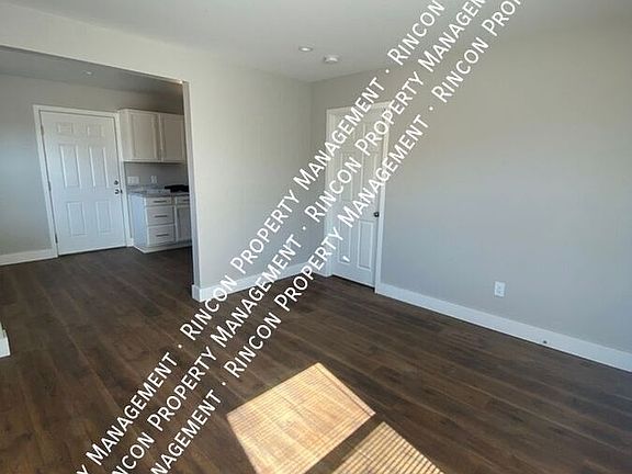 5th image of 566 N Ventura Ave Unit A