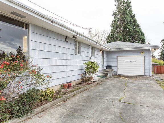 3rd image of 1685 NE 5th Ave