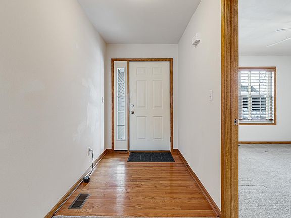 3rd image of 724 Dolores Ln #724