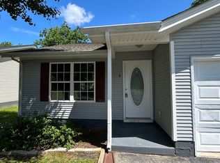 8 Hartford Ln, Rossville, GA 30741