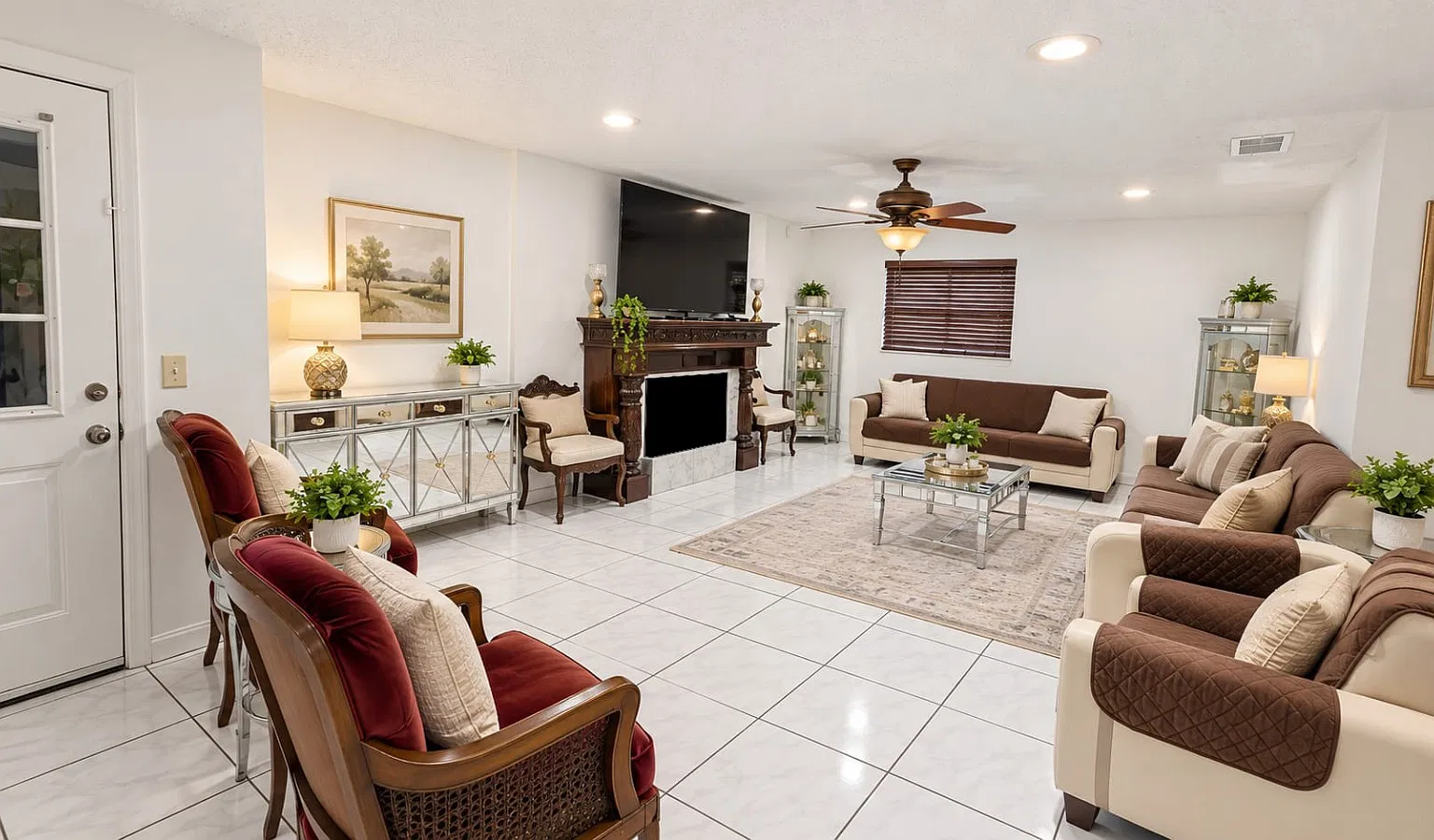 3 bed, 1236 sqft, $2,495 — Photo 3