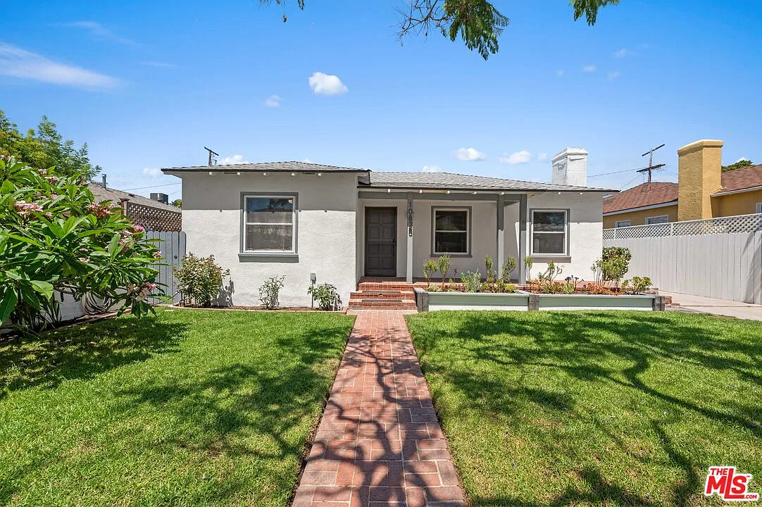 3 bed, 1.0 bath, 1244 sqft, $6,750 — Photo 2