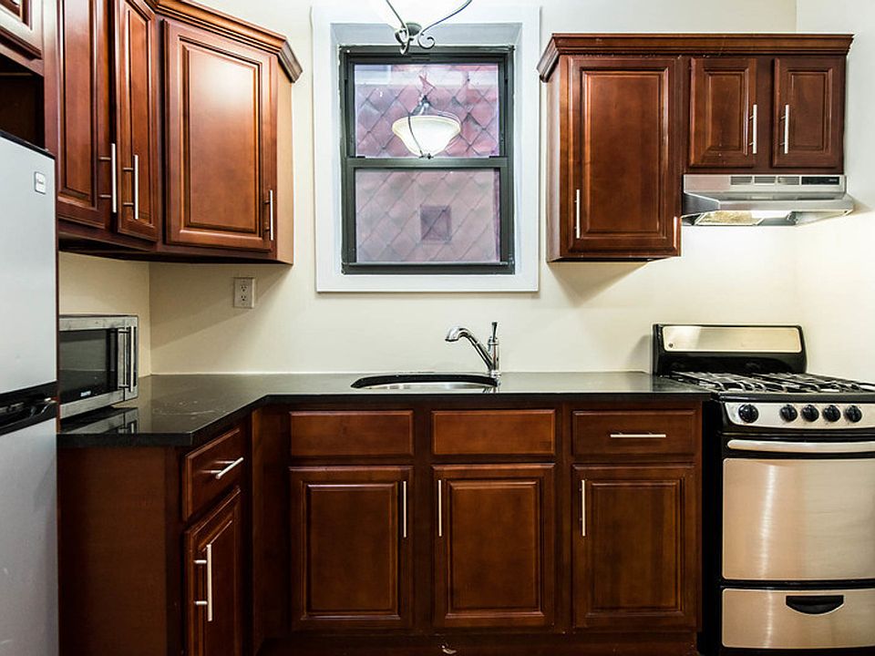 1st image of 206 Scholes St APT 6