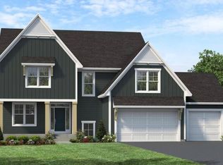 5467 Rolling Hills Pkwy, Chaska, MN 55318