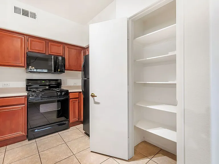 10245 S Maryland Pkwy #176 — Photo 16