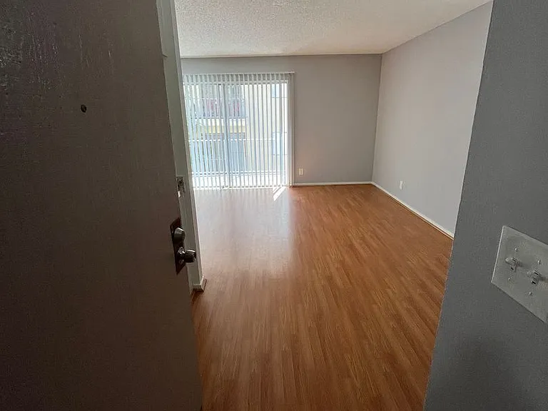 400 S. Kingsley Drive — Photo 61