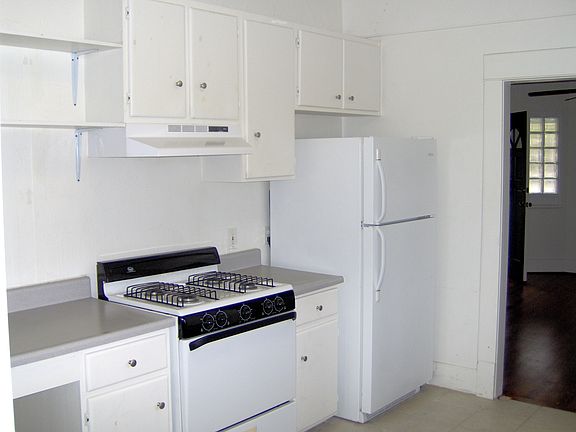 4th image of 2635 B St