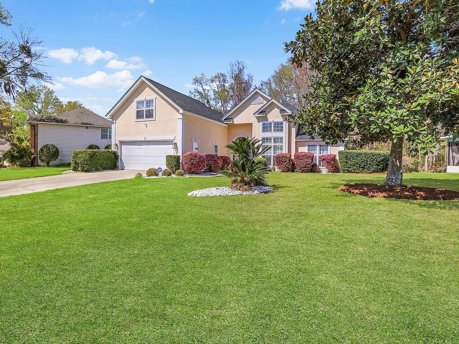 4 bed, 2047 sqft, $2,650 — Photo 3
