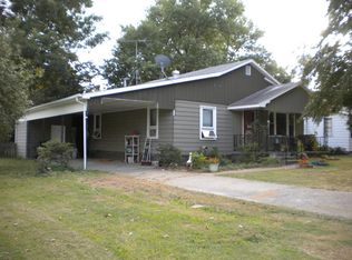 220 W Logan Ave, Shawneetown, IL 62984