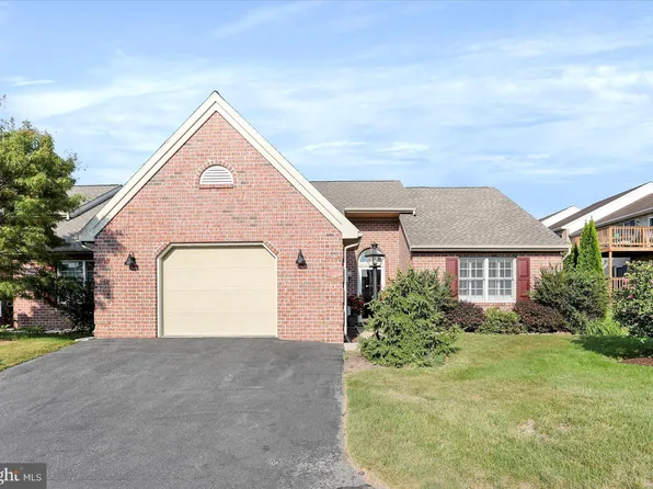 2351 Majestic Ct, Chambersburg, PA 17202