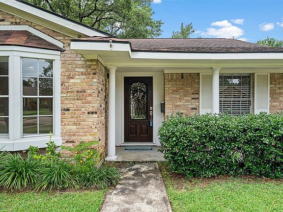 Welcome Home! Must see, move in ready 3/2/2 has been beautifully remodeled in Parkwest. Private huge back yard large enough for a pool! Easy access to Highway 90 and 610 to the Medical Center, Greenway Plaza, Galleria and Downtown.