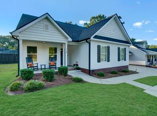 714 Chestnut St, Laurens, SC 29360