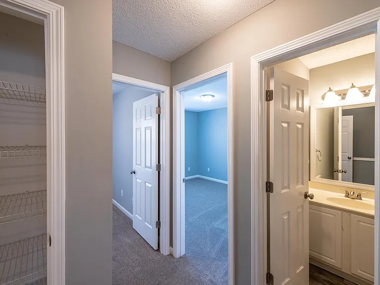 4645 Valais Ct #40 — Photo 15