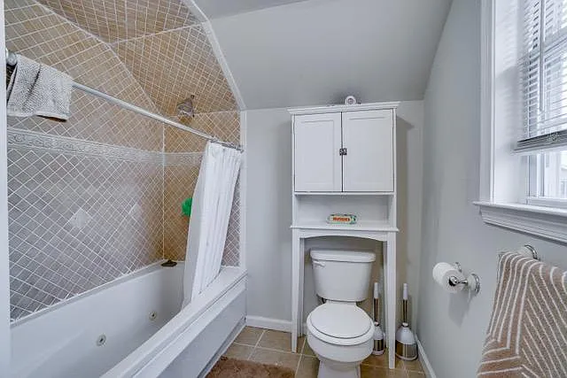 196 Zabriskie St #4 — Photo 14
