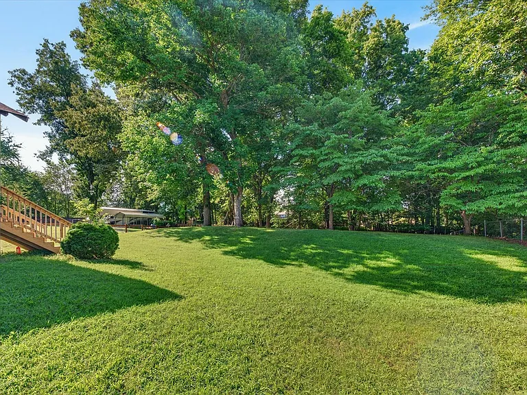 607 Granger Ln — Photo 32