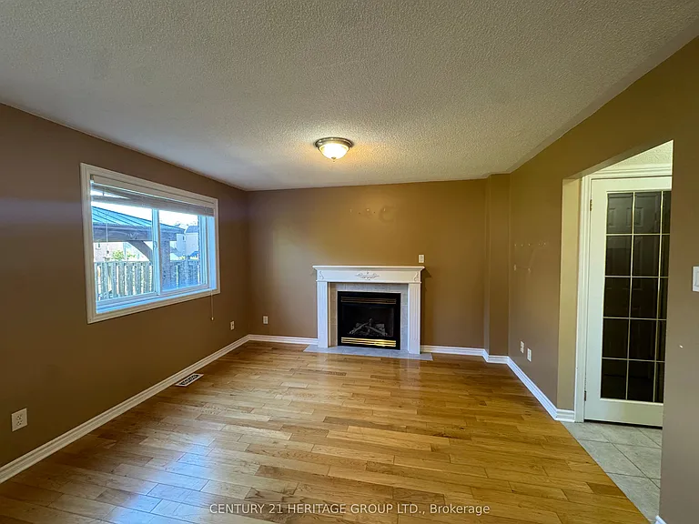 82 Kenwell Cres — Photo 5