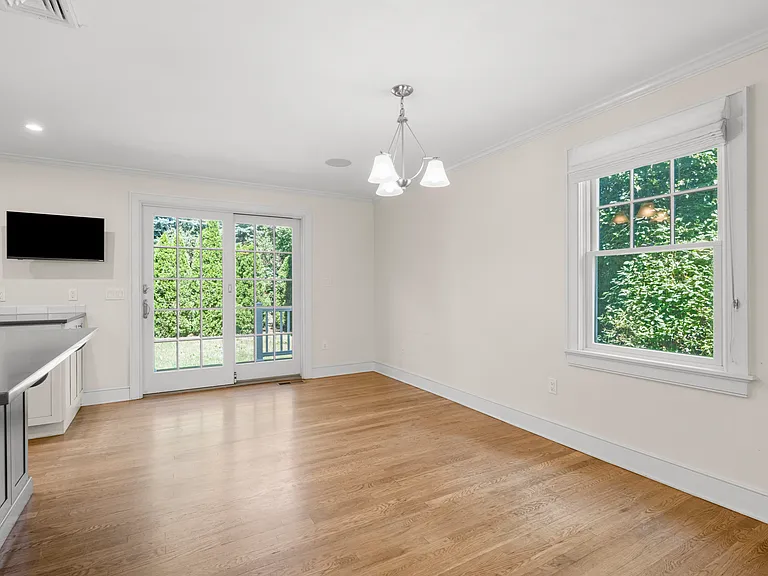 26 Vanderburgh Ave — Photo 15