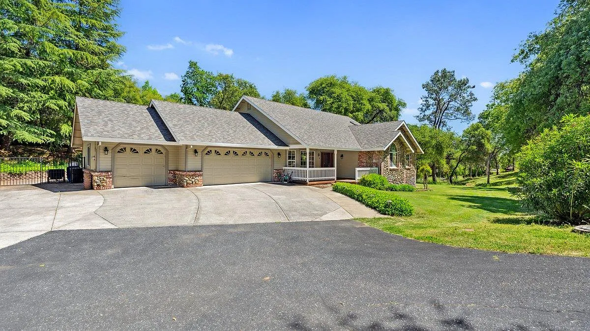 10577 Rim View Cir photo 1