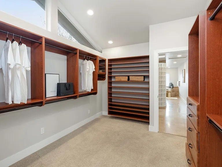 17714 SE 40th Pl — Photo 32