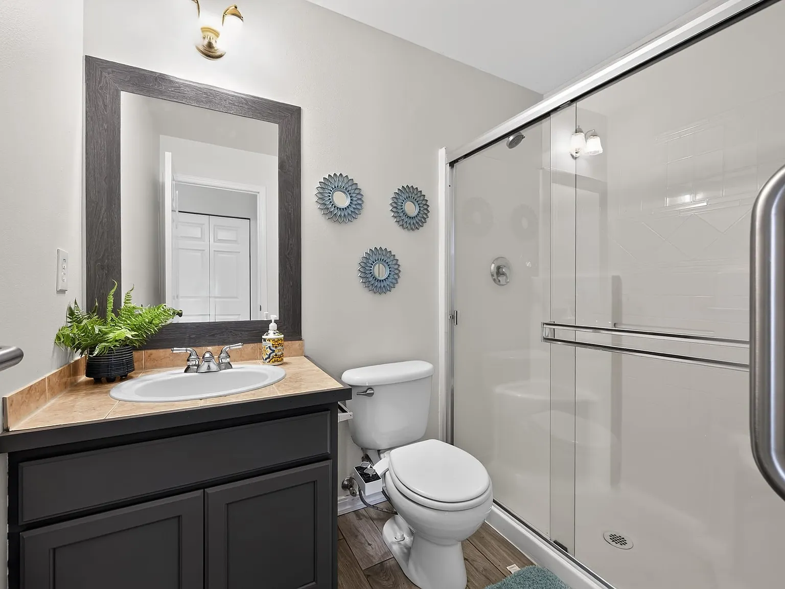 3 bed, 1700 sqft, $3,500 — Photo 3