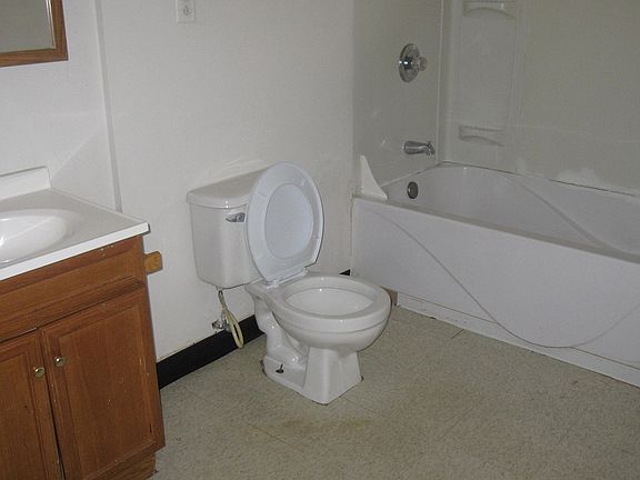 5th image of 5902 Meadowlark Dr