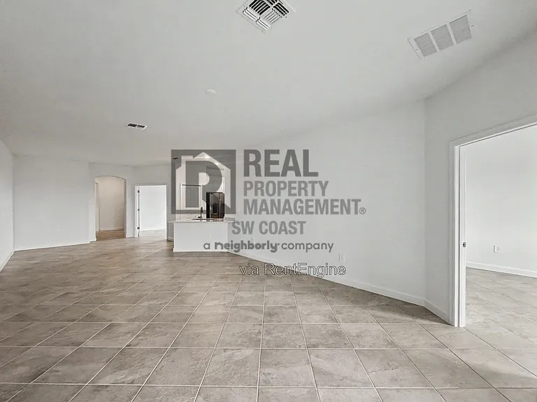 20501 Hazelnut Ct S — Photo 5