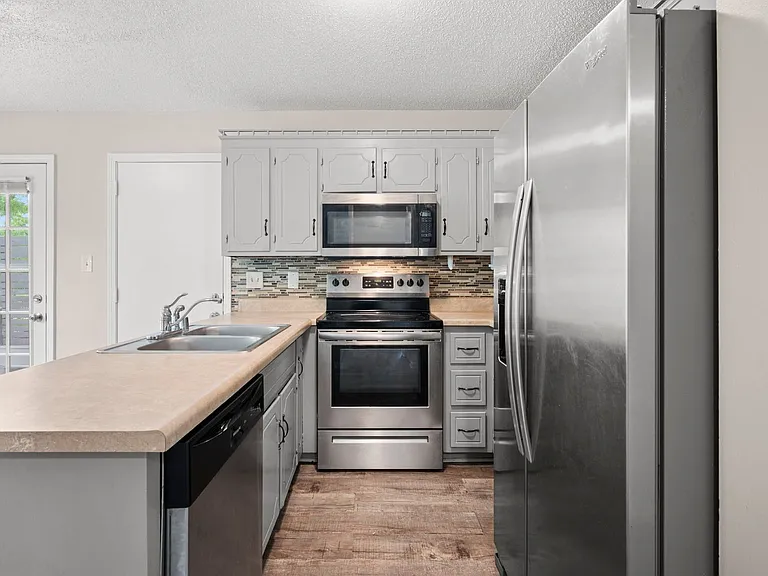 907 Desota Ln — Photo 11