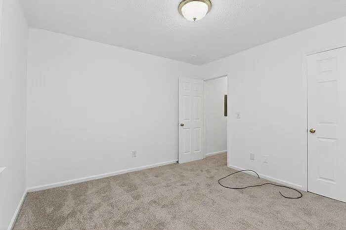 93 Sunderland Rd SW — Photo 16