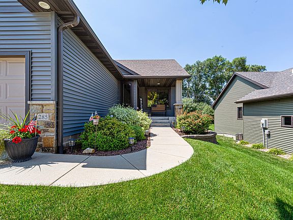 3rd image of 1285 Turnberry Dr SE