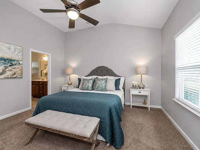 1015 Albany Park Dr — Photo 20