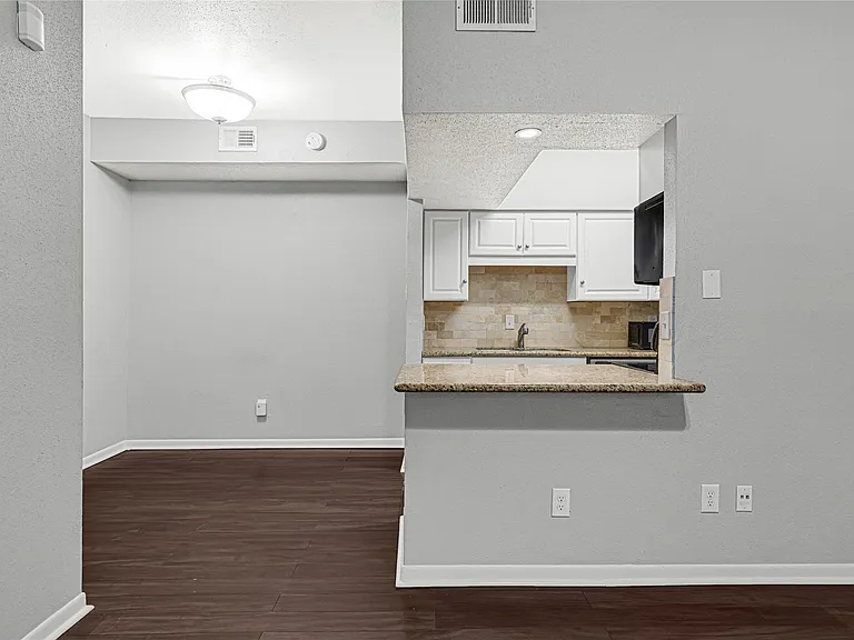 2425 Augusta Dr #29 — Photo 8