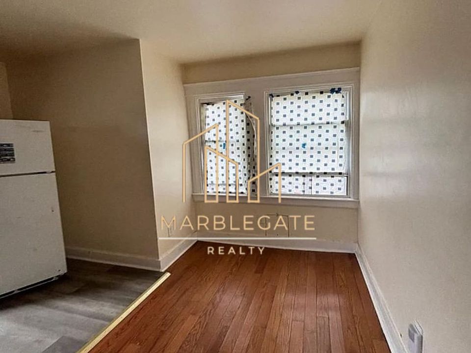 2nd image of 118 Cedar Ave #3C