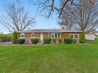 1532 W Dupont Rd, Fort Wayne, IN 46825