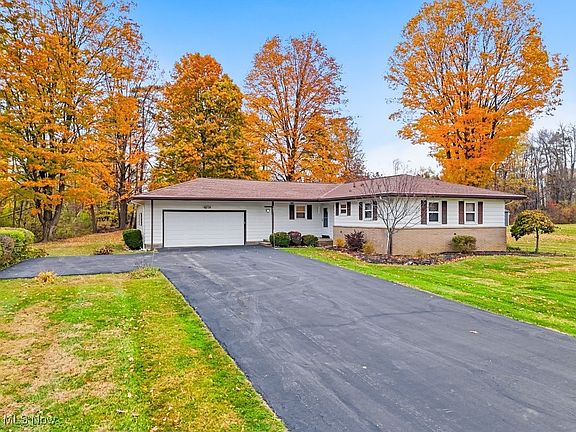 3rd image of 383 Janes Ln