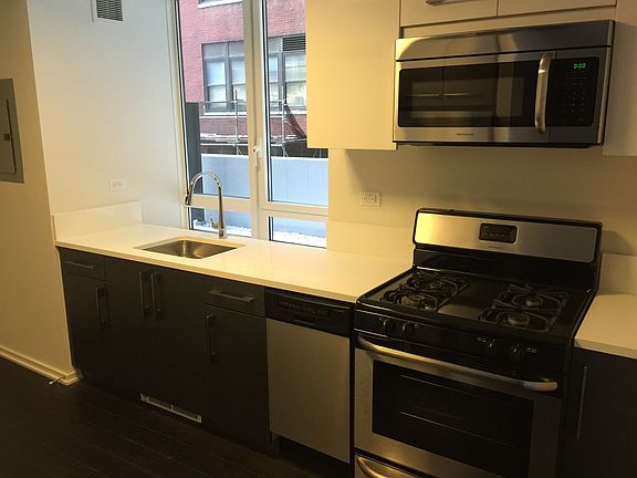4th image of 235 E 44th St #9A
