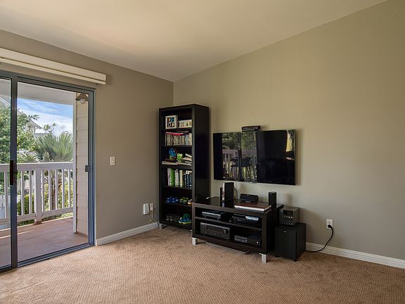 Private Lanai w/storage