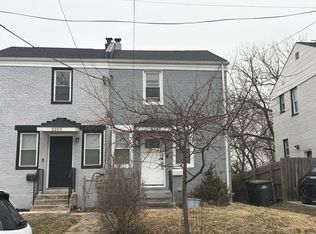 5502 B St SE, Washington, DC 20019