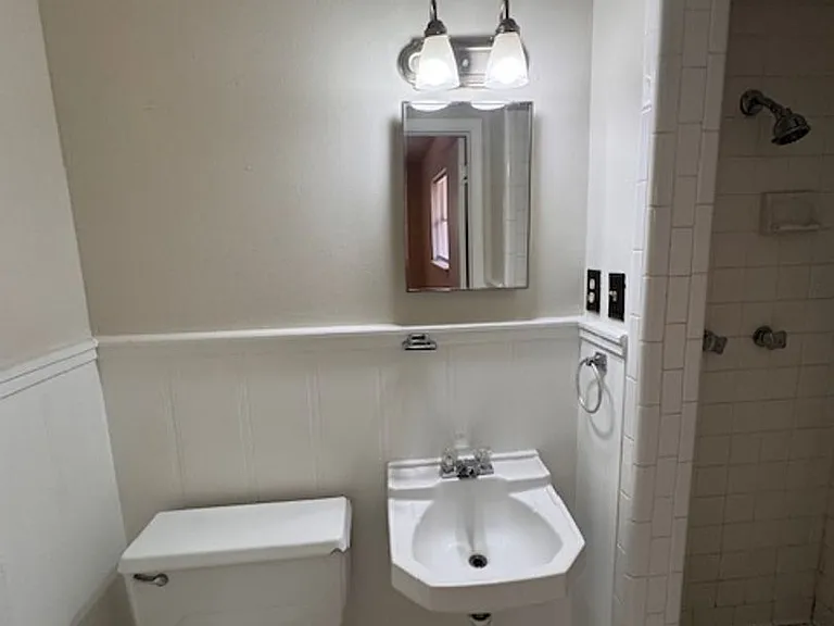 1503 Avondale Dr — Photo 15