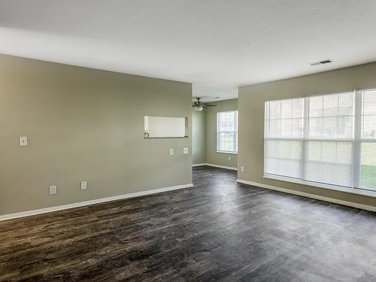 Mad River Apartment Homes — Photo 7