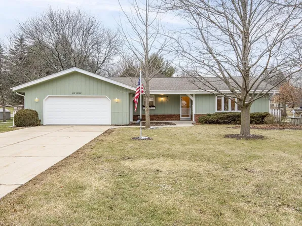 S42W27312 Oak Grove LANE, Waukesha, WI 53189