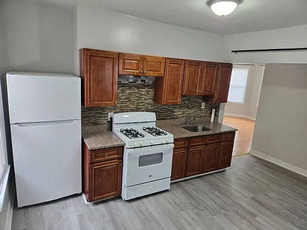 24 Turner St #1