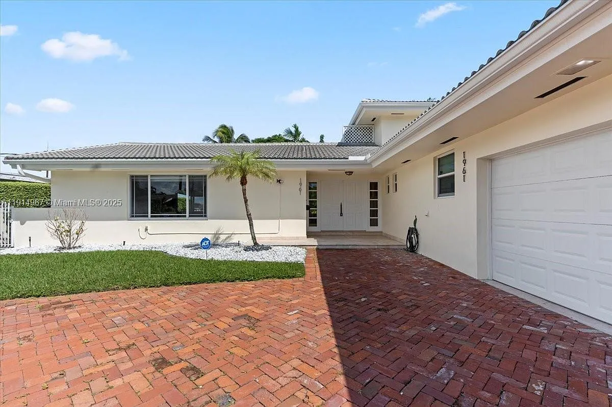 Greyknoll Estates — Photo 2
