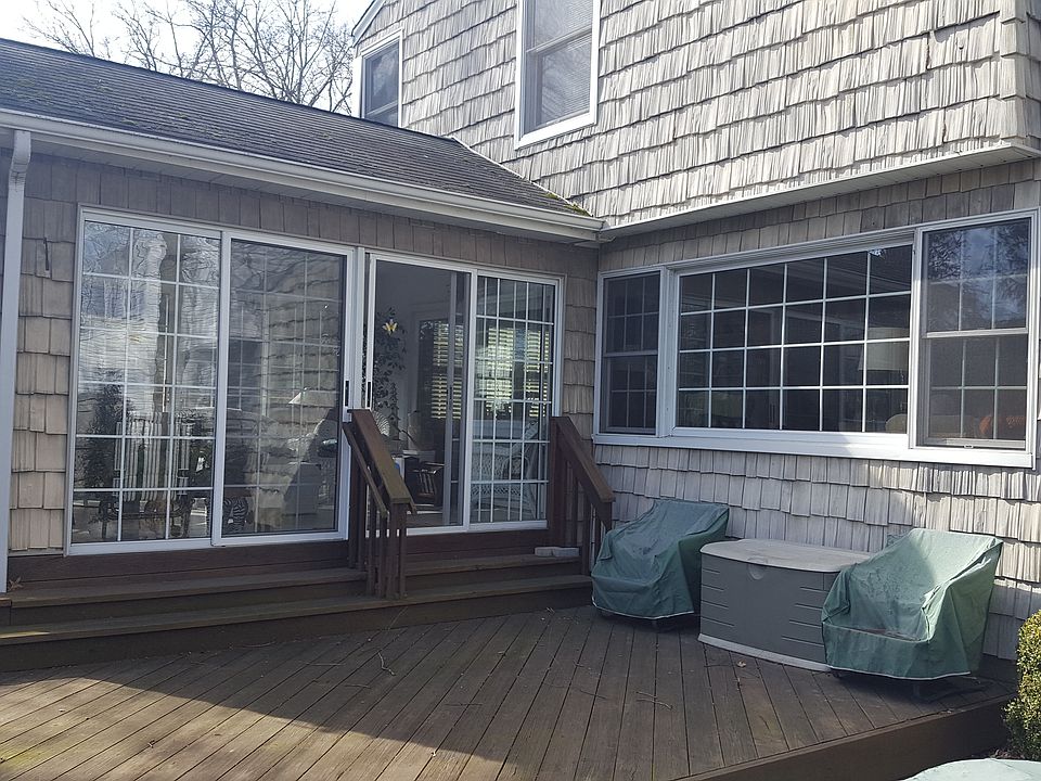 1st image of 55 Lexington Dr