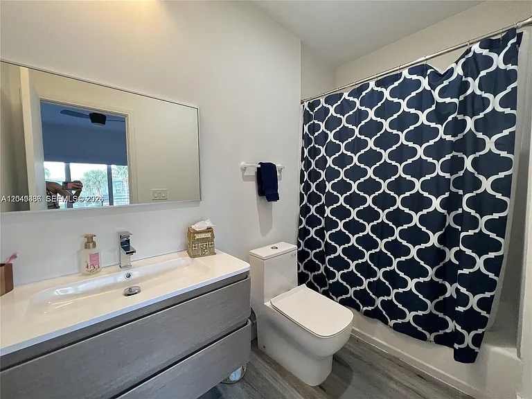 1121 NE 23rd Ter #1121 — Photo 11